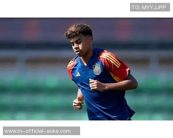 弗里克重视青训球员培养,但强调比赛强度的重要性